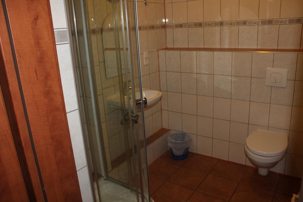 Zagroda Agroturystyczna Wiecha Mieroszow Exteriör bild