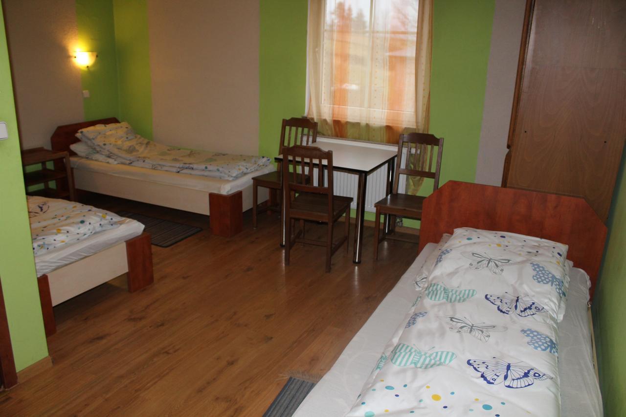 Zagroda Agroturystyczna Wiecha Mieroszow Exteriör bild