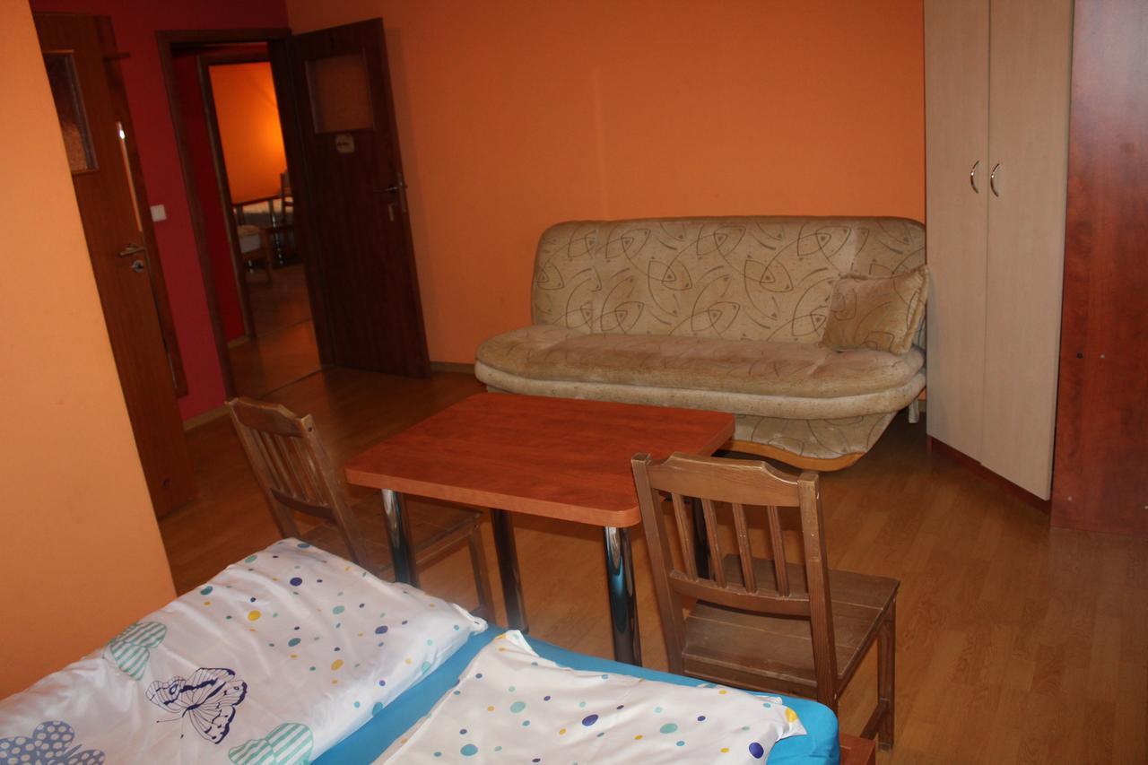 Zagroda Agroturystyczna Wiecha Mieroszow Exteriör bild