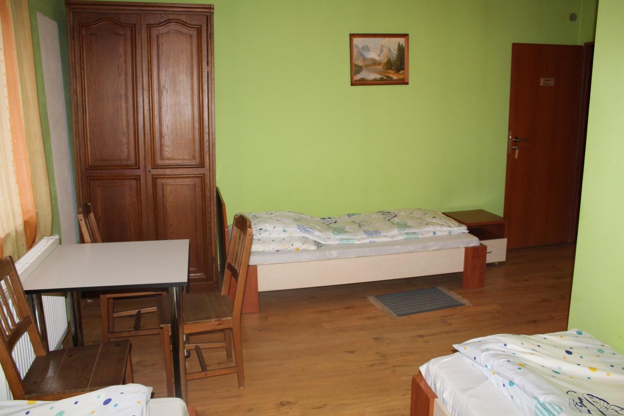 Zagroda Agroturystyczna Wiecha Mieroszow Exteriör bild