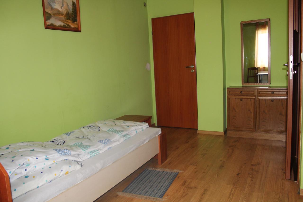Zagroda Agroturystyczna Wiecha Mieroszow Exteriör bild